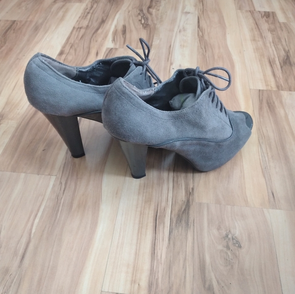 Ann Taylor Loft Unique Vintage Lace up heel shoes - Picture 3 of 11